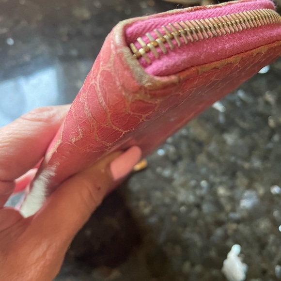 Miu Miu pink zippy wallet - Picture 7 of 10